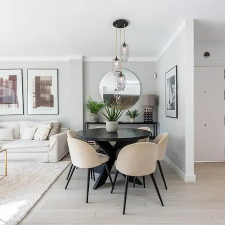 Modern Ground Floor With Private Garden In Nueva Andalucia Lägenhet
