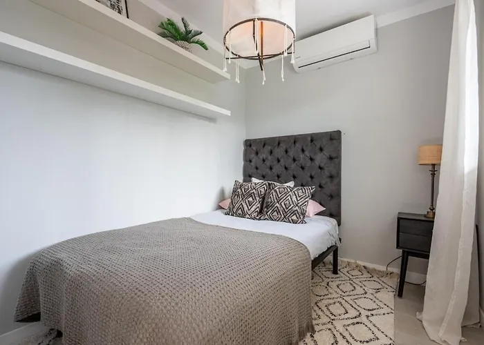 Lägenhet Modern Ground Floor With Private Garden In Nueva Andalucia Marbella