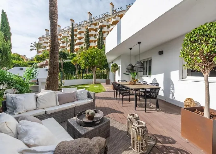 Lägenhet Modern Ground Floor With Private Garden In Nueva Andalucia