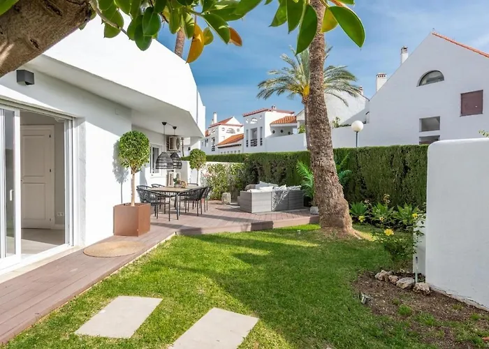 Modern Ground Floor With Private Garden In Nueva Andalucia Lägenhet *