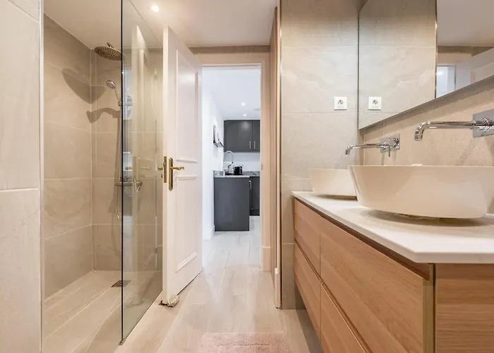 Modern Ground Floor With Private Garden In Nueva Andalucia