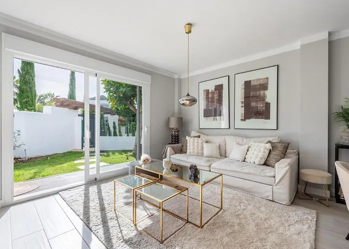 Lägenhet Modern Ground Floor With Private Garden In Nueva Andalucia Marbella